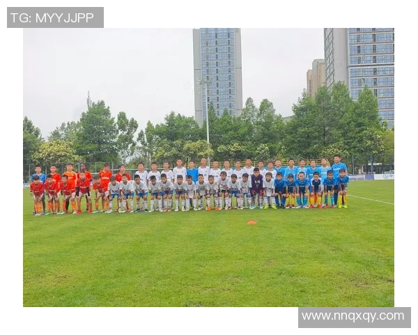 足球nf：探索足球世界的魅力与激情，带你领略赛场上的精彩瞬间与球员故事